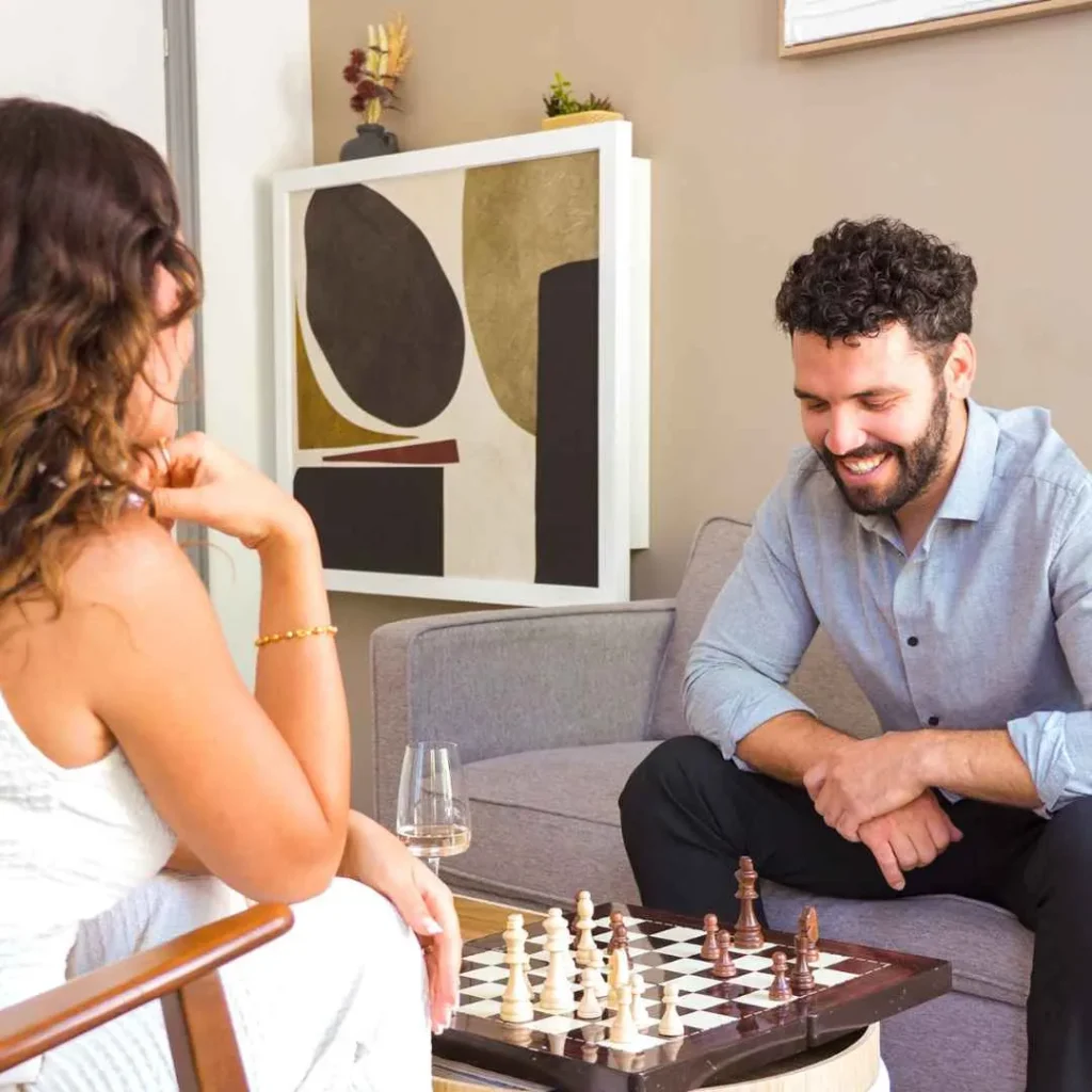 Single 32 playing chess